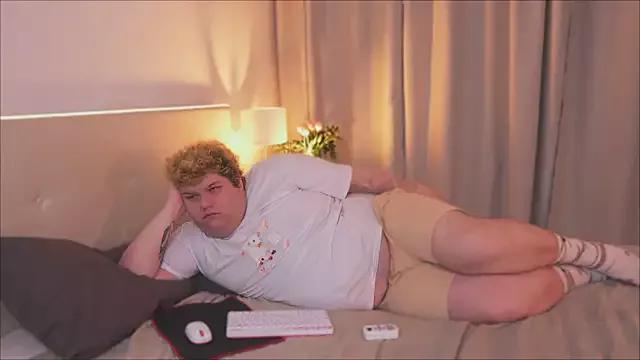 Riven_Miller from StripChat is Freechat