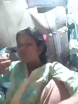 riya_houswife from StripChat is Freechat