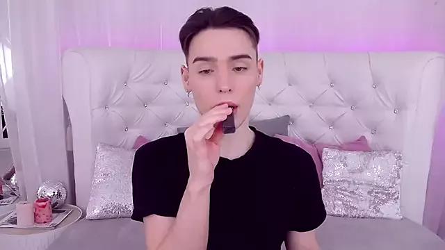 RobbyCharming from StripChat