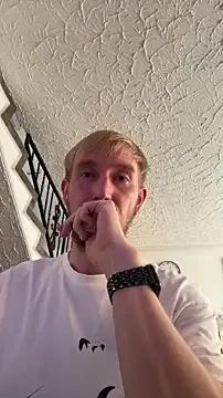 RollingGirlsXXX from StripChat is Freechat