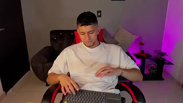 Ronnie_Miller1 from StripChat