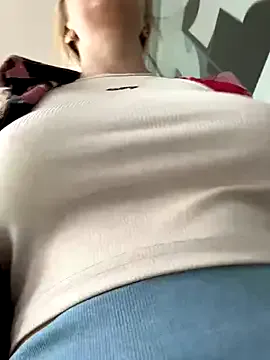 RonnieKiss from StripChat is Freechat