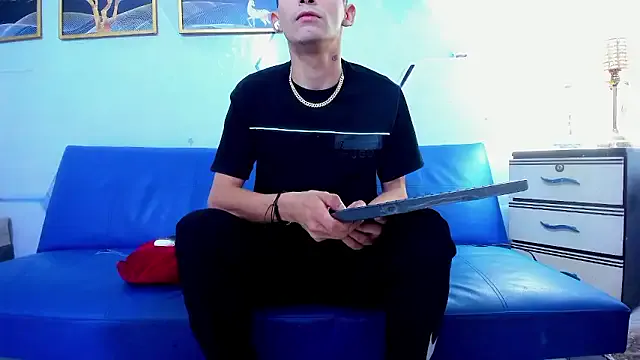 Roony_cutes from StripChat is Freechat