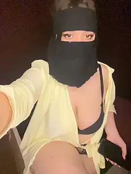 RooVaaN-Xx from StripChat