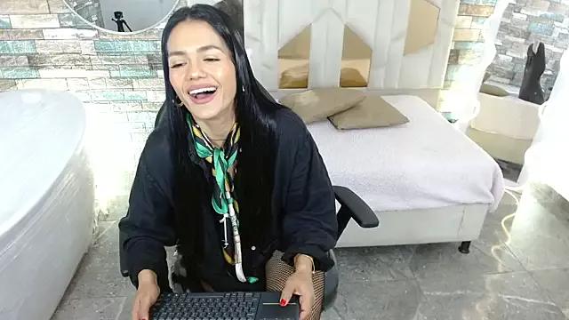 Rosalind_tay from StripChat is Freechat