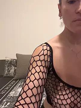 Rosalinda_Rosalinda from StripChat is Freechat