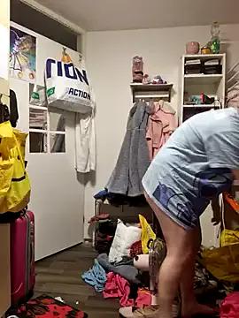 rose_bunny from StripChat is Freechat