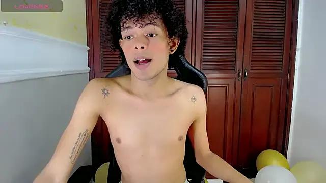 rose_Skinny_ from StripChat is Freechat