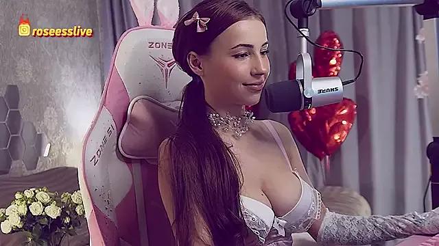 ROSEESS from StripChat is Freechat