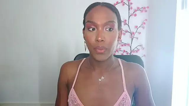 RoselleBerryxo from StripChat is Freechat