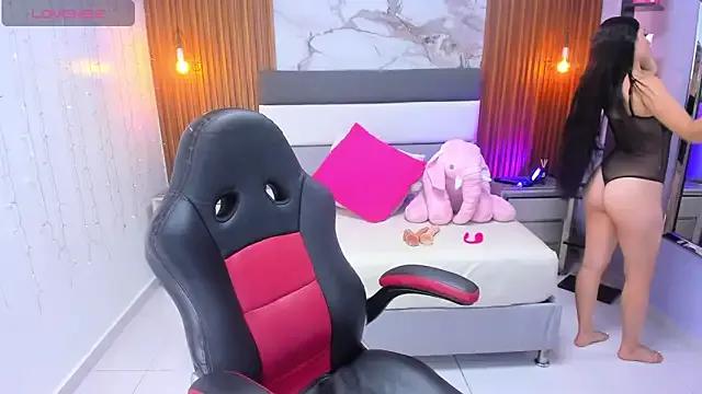 ROSIE_MOSS from StripChat