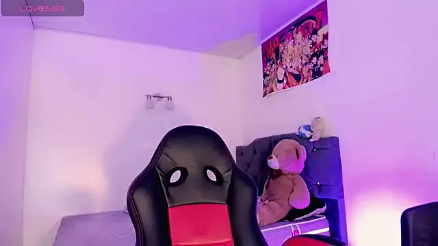 Try our streaming cams variety and talk on a personal level with our adorable girls streamers, showing off their bountiful shapes and dildos.
