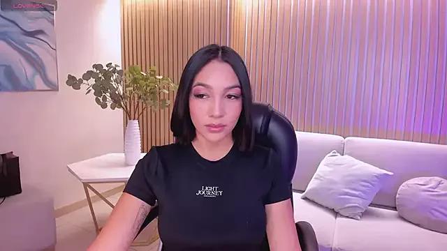 RossieRhoades from StripChat is Freechat