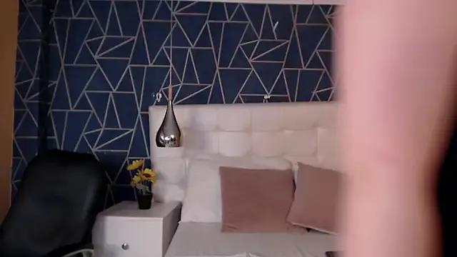 RousseWalker from StripChat is Freechat