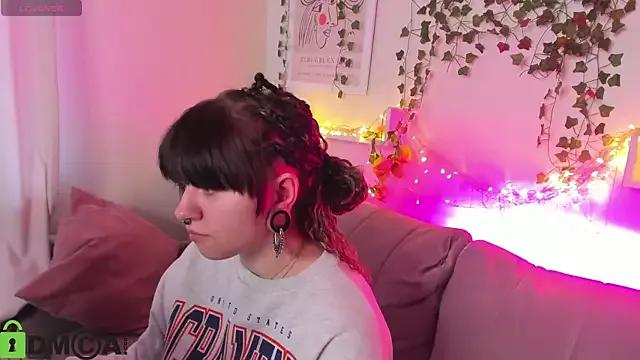 Rowena_MacLeod from StripChat is Freechat