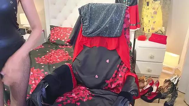 RoxalanaStar from StripChat is Freechat