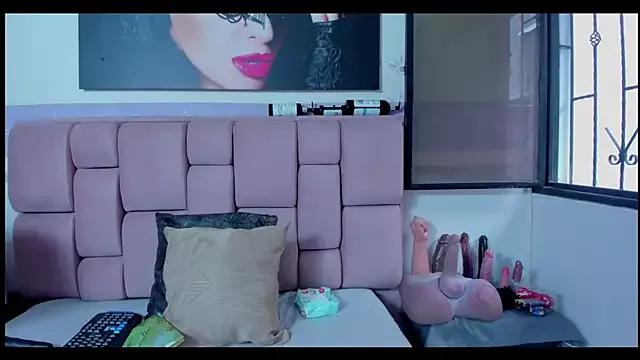 Try our streaming cams variety and talk on a personal level with our adorable girls streamers, showing off their bountiful shapes and dildos.