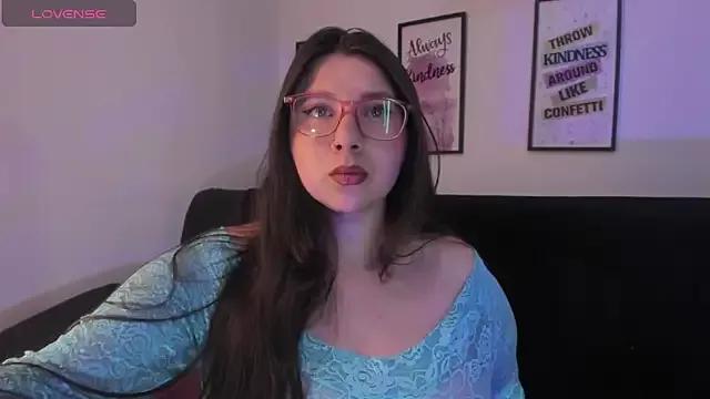 Roxxanne_Bail from StripChat