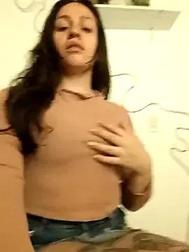 RoxxieAndrews777 from StripChat