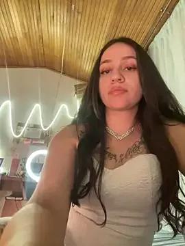 RoxxieAndrews777 from StripChat