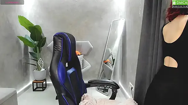 Roxy_foxi from StripChat is Freechat