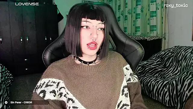 roxy_toxic from StripChat is Freechat