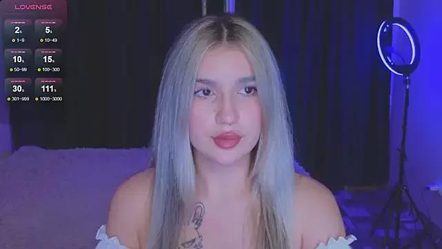 RoxyChill from StripChat is Freechat