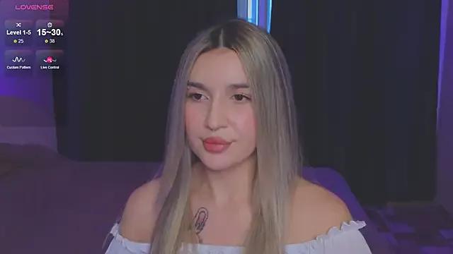 RoxyChill from StripChat is Freechat