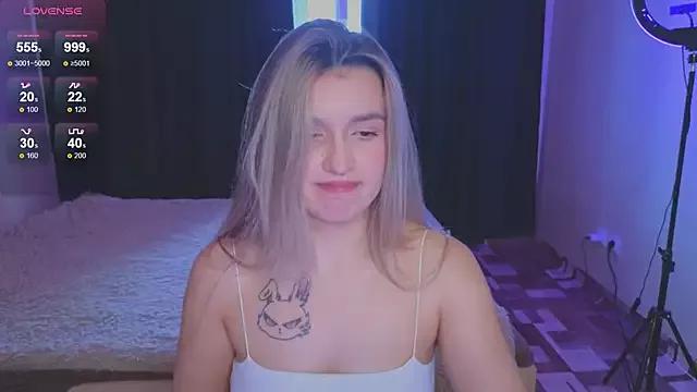 RoxyChill from StripChat is Freechat