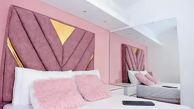 roxyflame_ from StripChat is Freechat