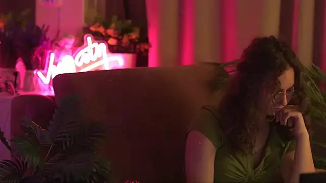 RoxyNoirr from StripChat is Freechat