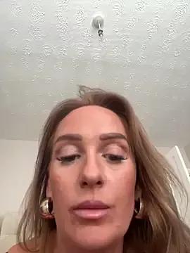 RoxyRoseX from StripChat is Freechat