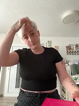 Rozendefotz from StripChat is Freechat