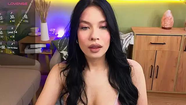 Rrrenee from StripChat