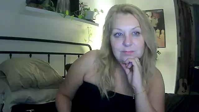 RubyGissing from StripChat is Freechat
