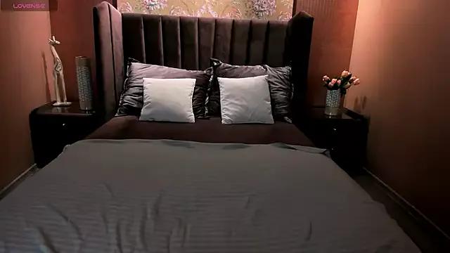 Try our streaming cams variety and talk on a personal level with our adorable girls streamers, showing off their bountiful shapes and dildos.