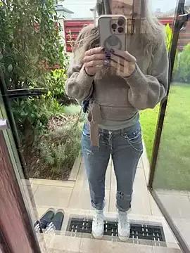 S0nyaD from StripChat is Freechat
