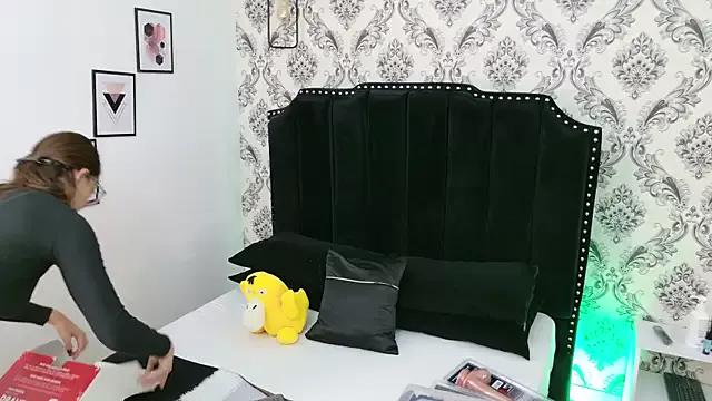 SaaraBrown from StripChat