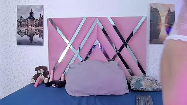 Sabrina_Andrew from StripChat is Freechat