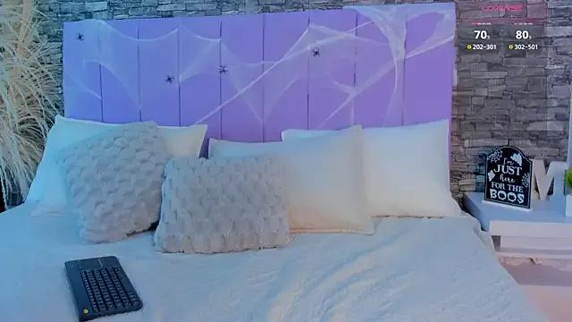 sabrina_f0xx from StripChat is Freechat