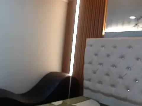 sabrina_roosa from StripChat is Freechat