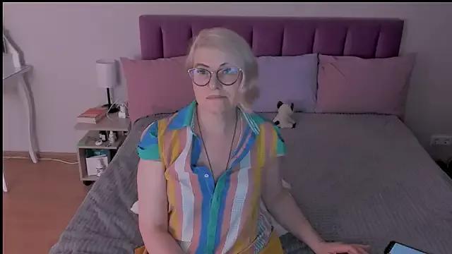 Try our streaming cams variety and talk on a personal level with our adorable girls streamers, showing off their bountiful shapes and dildos.