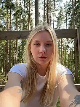 SabrinaRosed from StripChat is Freechat