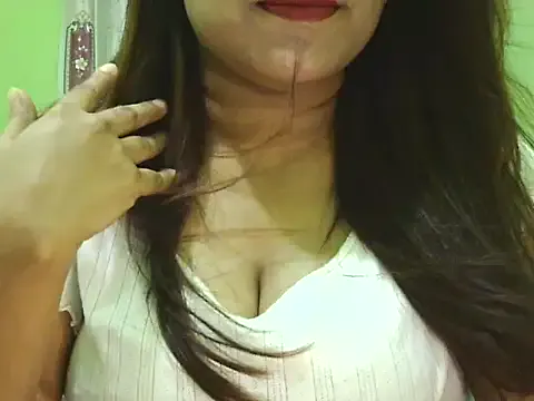 Safa_Pari from StripChat