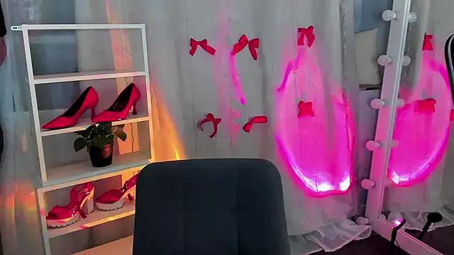 Try our streaming cams variety and talk on a personal level with our adorable girls streamers, showing off their bountiful shapes and dildos.