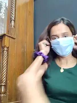Saharaa from StripChat is Freechat