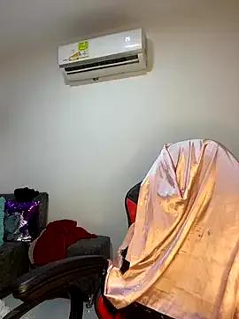 SaharQamar from StripChat is Freechat