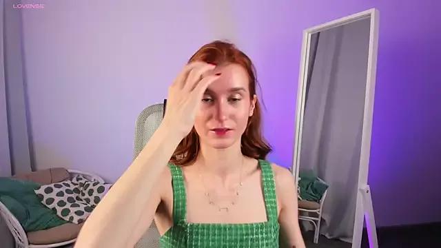 Sally_Biscuit from StripChat