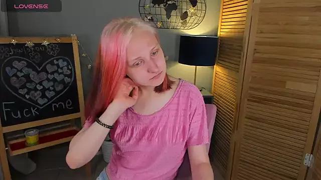 SallyFishery from StripChat