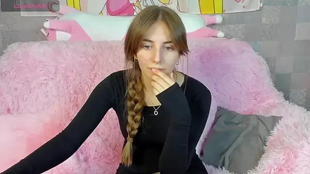SallyMills from StripChat